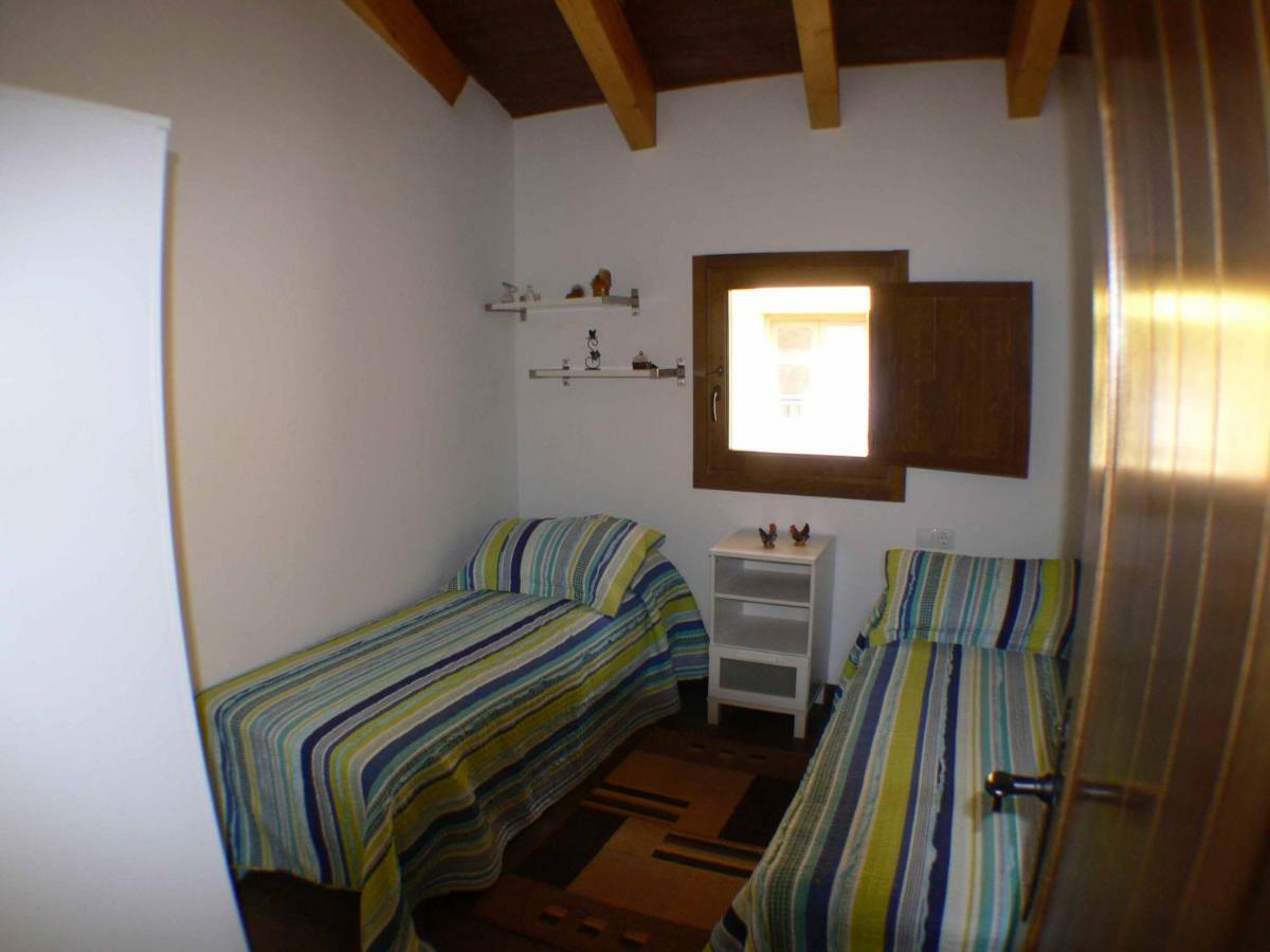 1G Casa De Los Fernandez Rajo Orihuela del Tremedal Kültér fotó